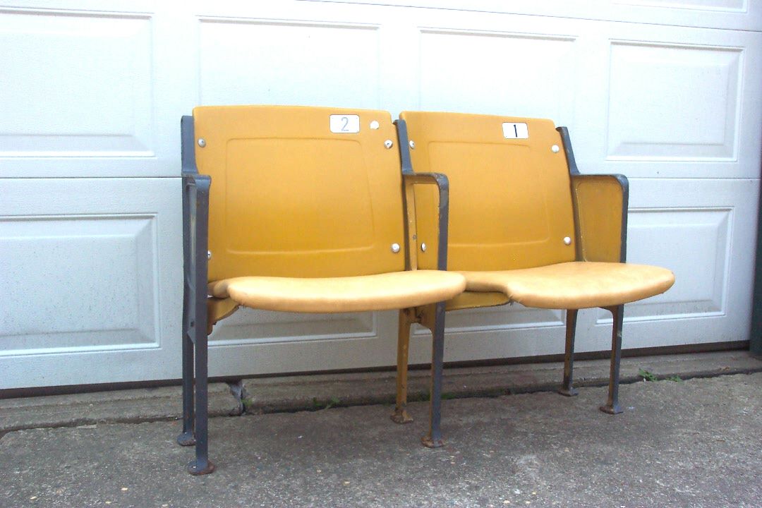 DodgerStadiumseatsyellow.jpg